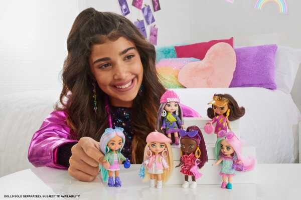 Barbie® Extra Mini Minis™ lelle ar NLO raksta džemperi, 13 cm, HLN46