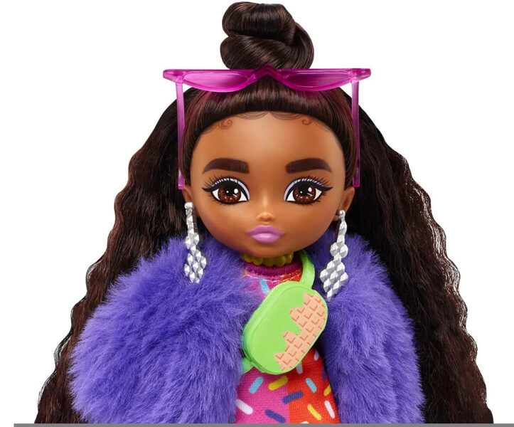 Barbie® Extra Mini Minis™ lelle ar tumšiem matiem, 13 cm, HGP63